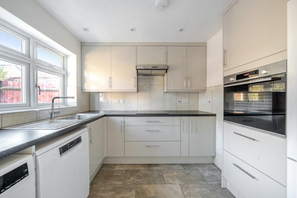 Main image of property: St. Pauls Close, London, W5