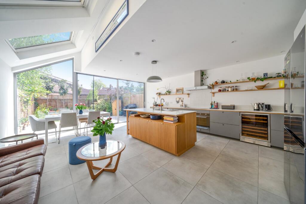 Main image of property: Prebend Gardens, London, W4
