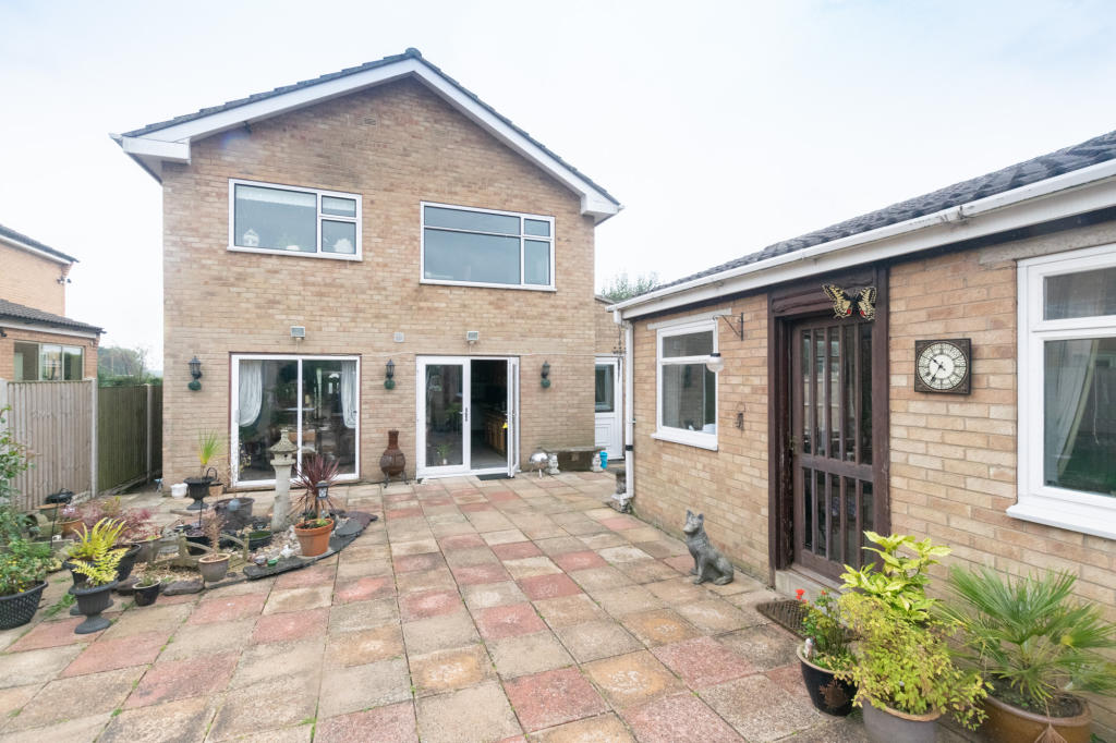 5 bedroom detached house for sale in Doncaster Road, Westwoodside