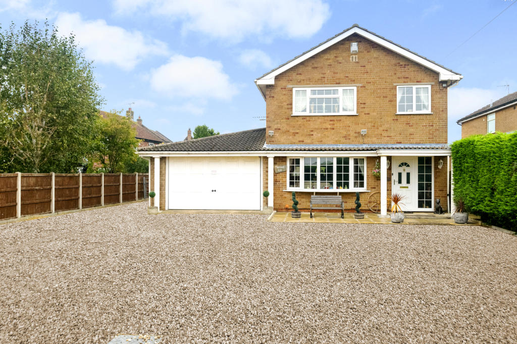 5 bedroom detached house for sale in Doncaster Road, Westwoodside