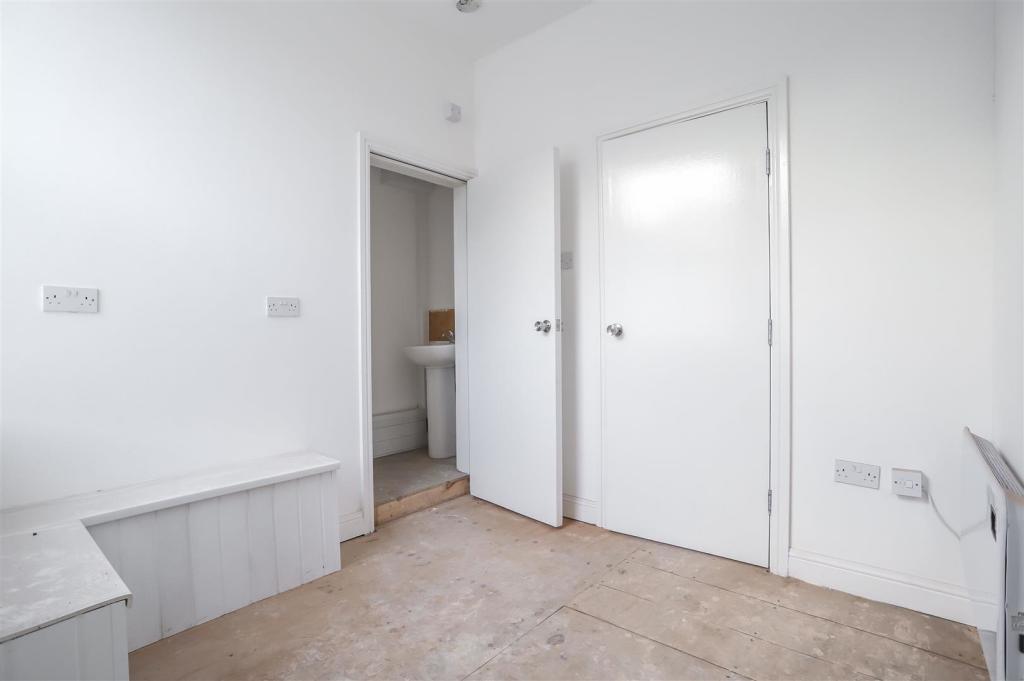 Additional property image - 50 Deardengate