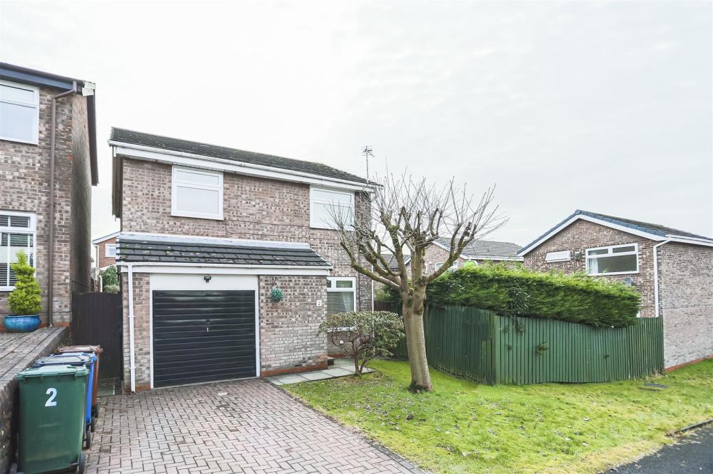 3 bedroom detached house for sale in Windsor Avenue, Helmshore, BB4