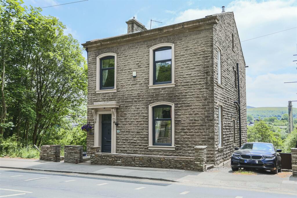 4 bedroom house for sale in Haslingden Road, Rawtenstall, BB4