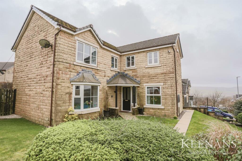 4 bedroom detached house for sale in Fieldfare Way, Bacup, OL13