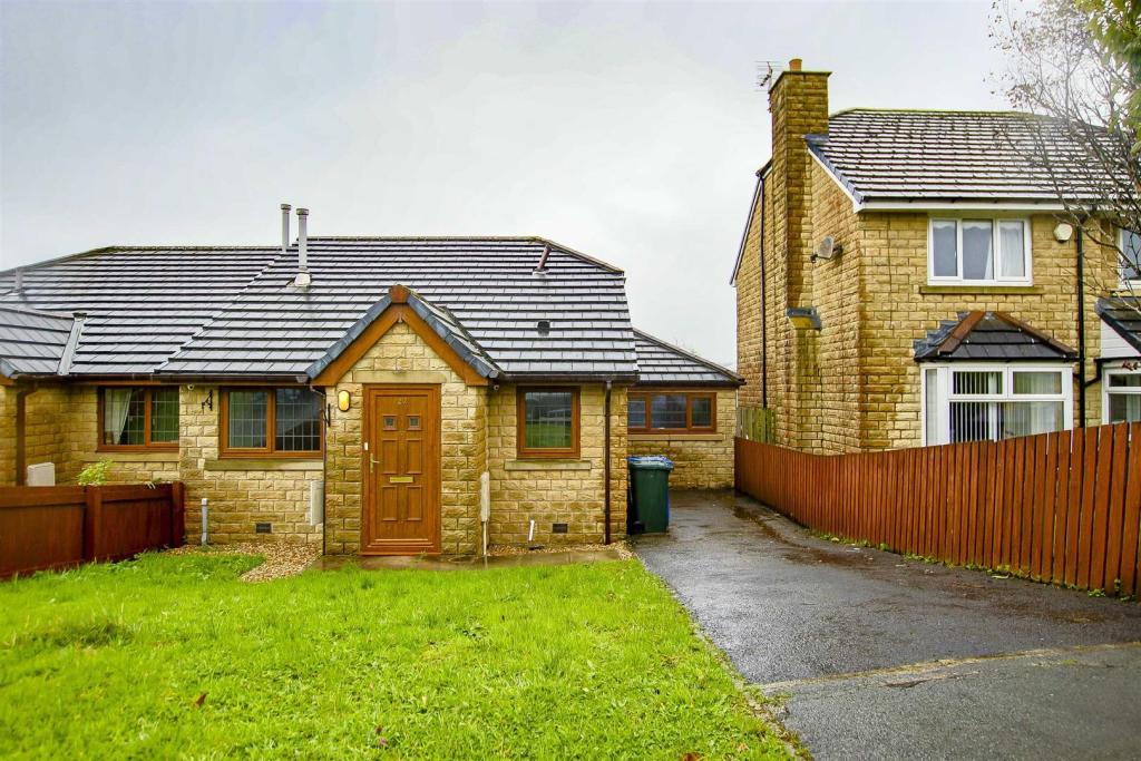 2 bedroom semidetached bungalow for sale in Windermere Road, Bacup, OL13