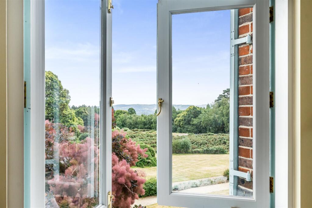 Main image of property: King Edward Vii Apartments, Kings Drive, Midhurst, GU29