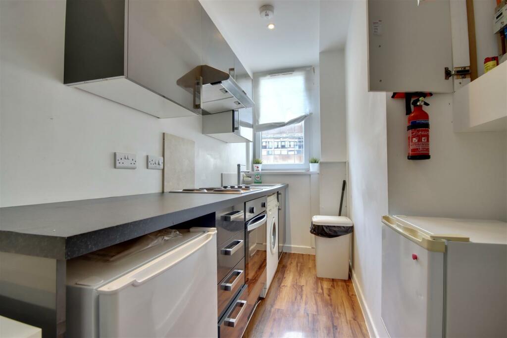 Studio to rent on Arundel House, Arundel Street, Portsmouth