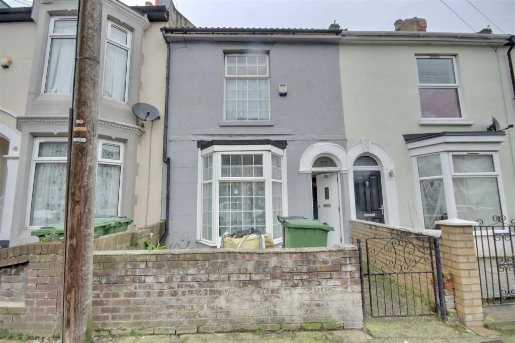3 bedroom terraced house for sale in Queens Road, Portsmouth, PO2