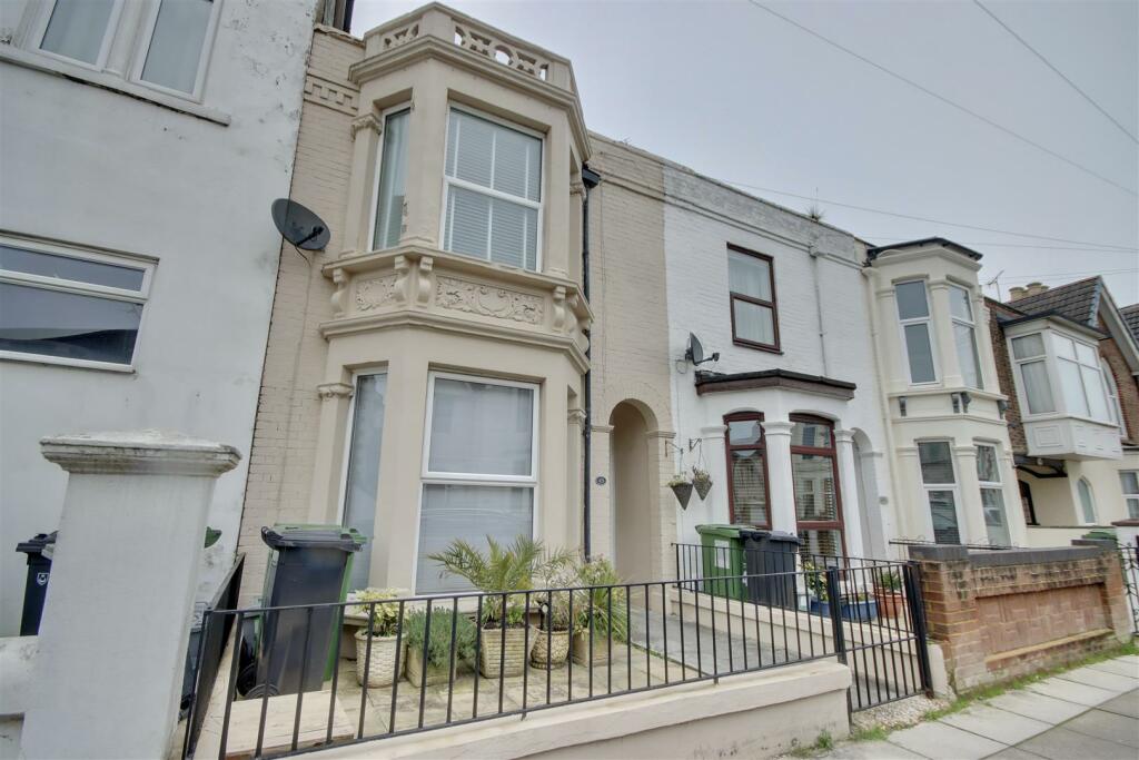 3 bedroom terraced house for sale in Queens Road, Portsmouth, PO2