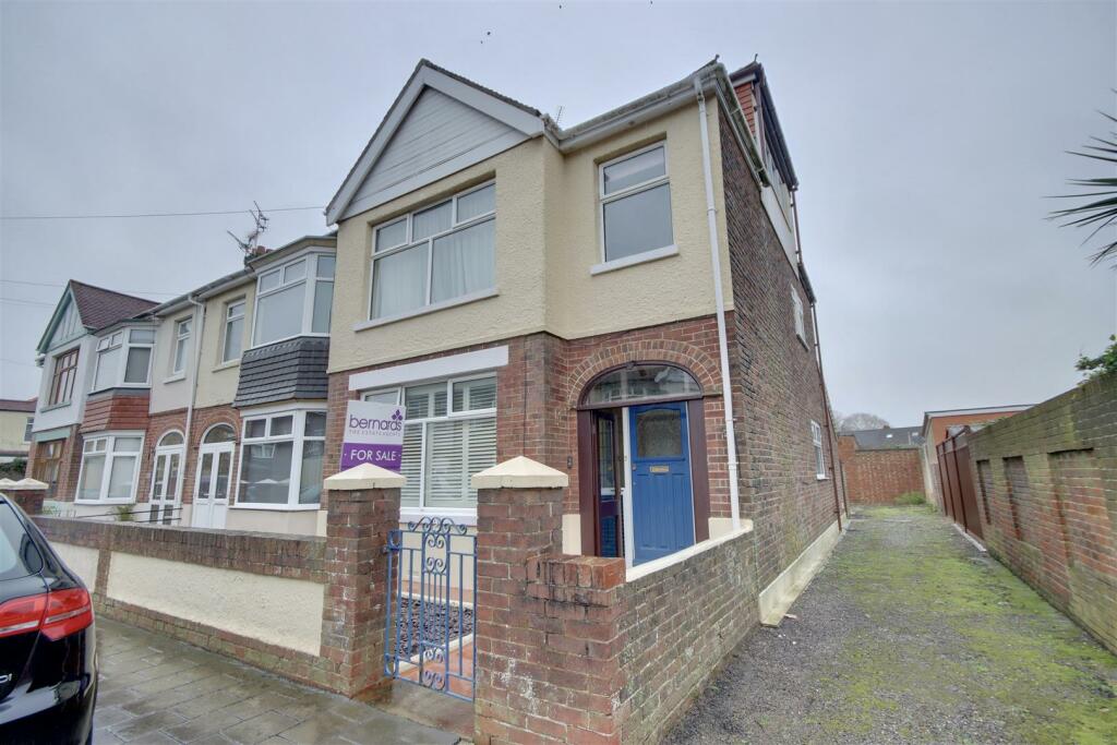 4 bedroom end of terrace house for sale in Eastwood Road, Portsmouth, PO2
