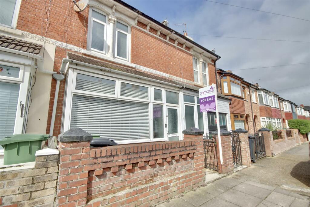 3 bedroom terraced house for sale in Beresford Road, Portsmouth, PO2