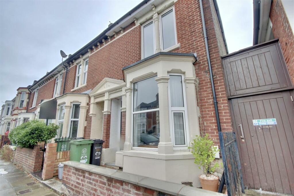 3 bedroom end of terrace house for sale in Copnor Road, Portsmouth, PO3