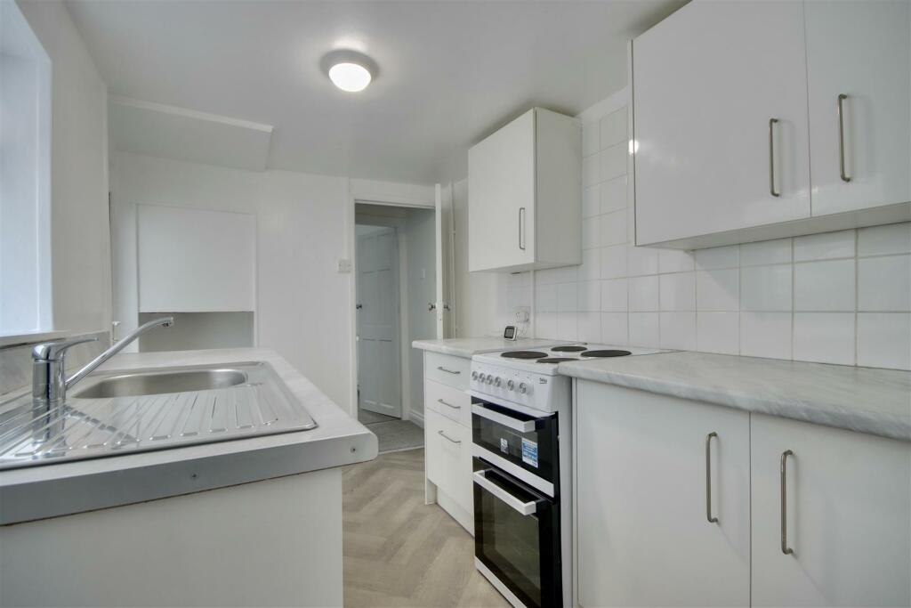 2 bedroom terraced house for rent in Cuthbert Road, Portsmouth, PO1