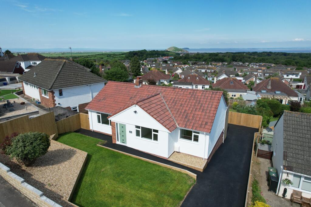 3 bedroom bungalow for sale in Brecon View, Bleadon Hill, WestonSuper