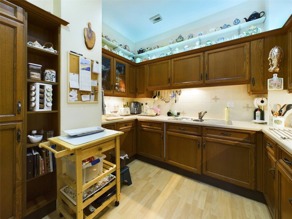 Additional property image - Royal Sands, Weston-super-Mare, North Somerset, BS23