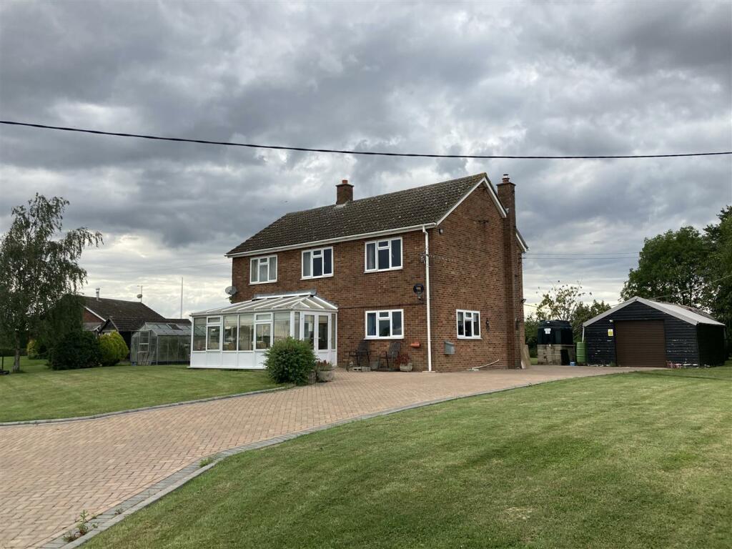 4 bedroom detached house for sale in Prouds Farm, Eggshell Lane