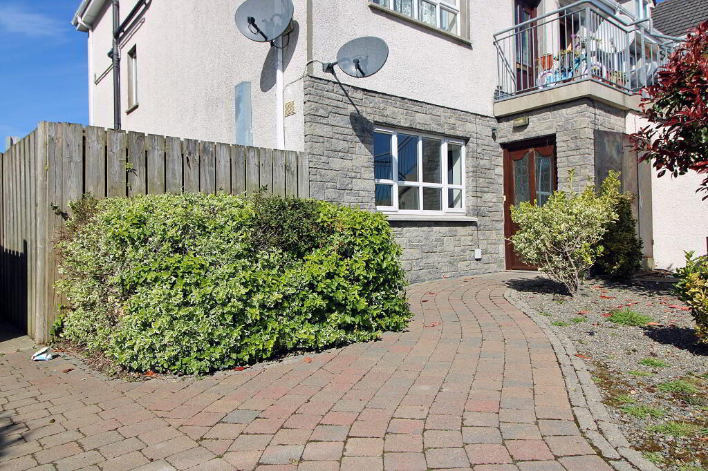 Main image of property: 33 Cois Crionn, Saltown, Dundalk