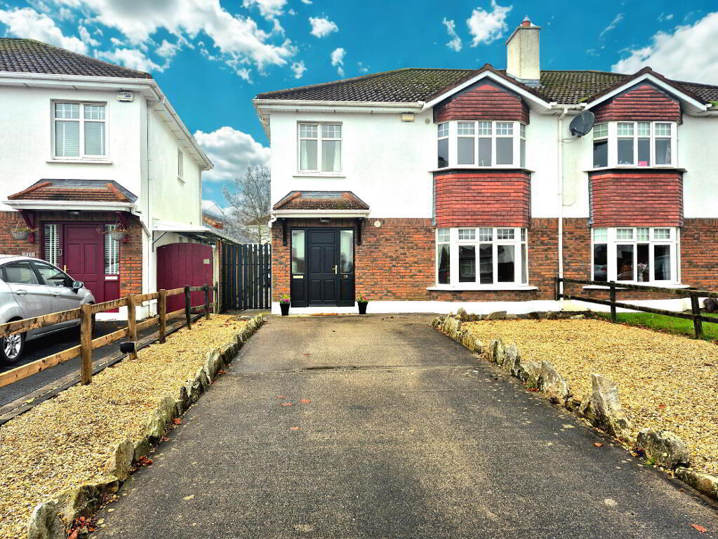 Main image of property: 19 Woodville Heath, Woodville Grange, Athlone