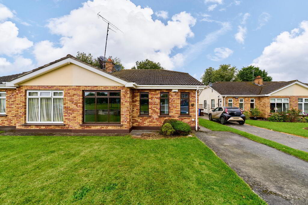 Main image of property: 27 Beechcroft, Summerhill