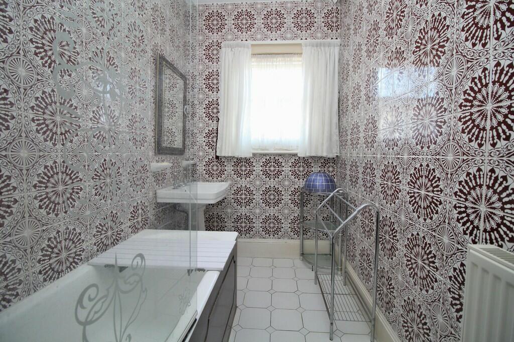 Additional property image - Ferndale Road, Hove