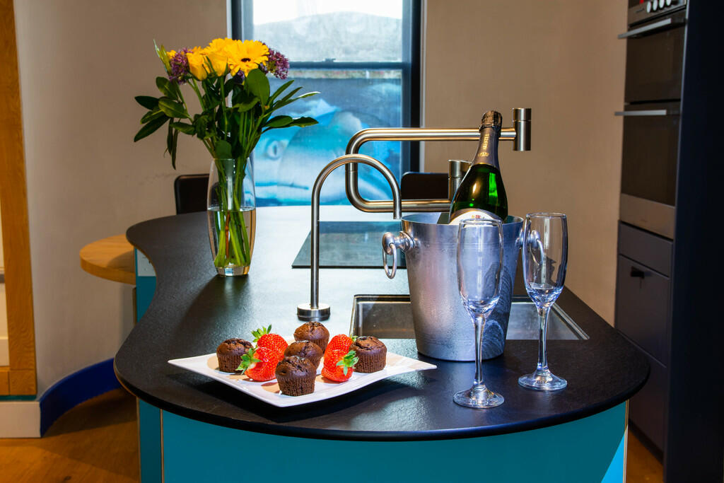 Additional property image - Broad Street, Brighton