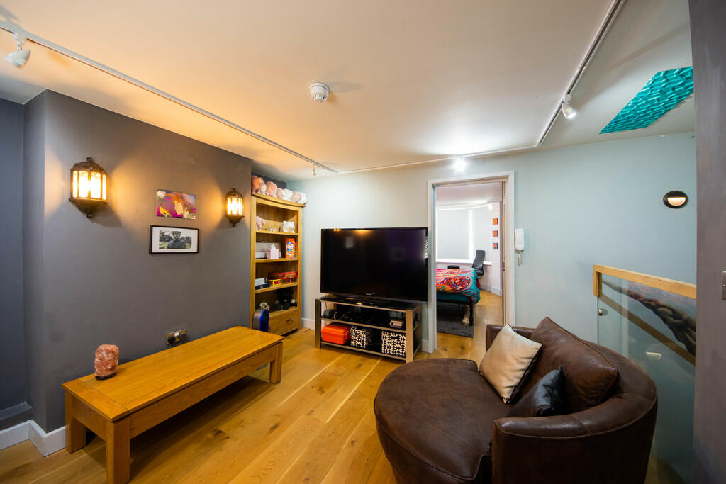 Additional property image - Broad Street, Brighton