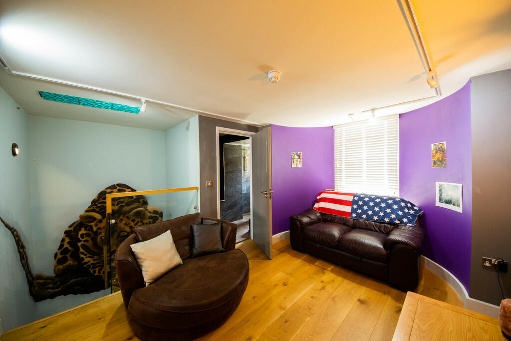 Additional property image - Broad Street, Brighton