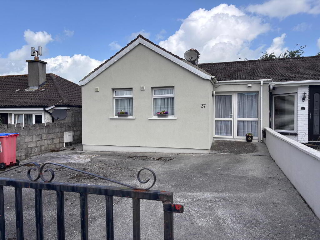 Main image of property: 37 Cooleens Close, Clonmel