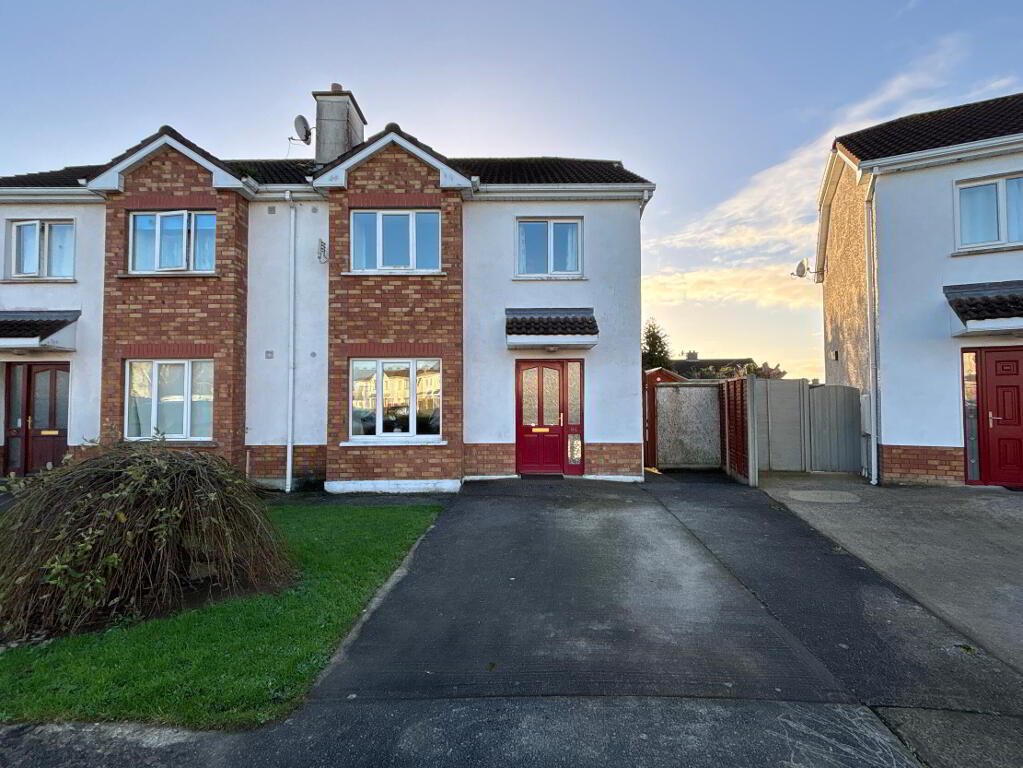 Main image of property: 84 Glenoaks Close, Clonmel