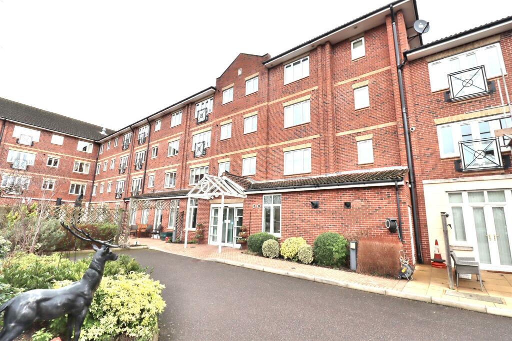 1 bedroom apartment for sale in Turners Hill, Cheshunt, Retirement