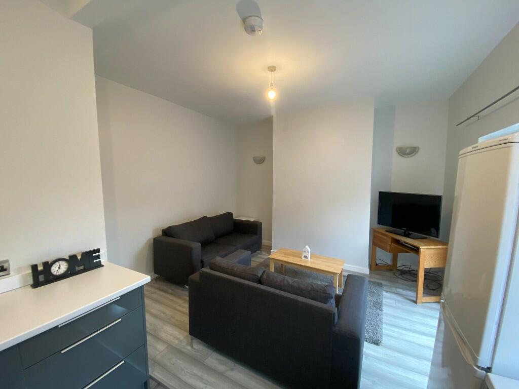 Main image of property: *STUDENT ONLY* Beverly Road - £170 per person per week - All Inclusive Bills!