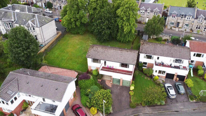 Main image of property: 11 Newlands Park, Dunfermline, KY12 0RG