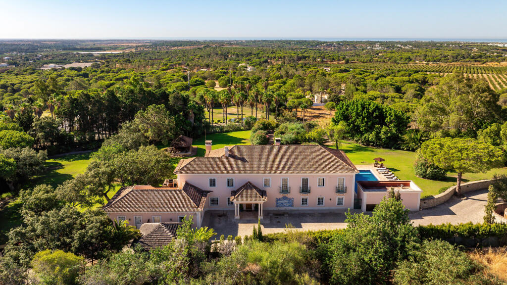 Main image of property: Algarve, Almancil