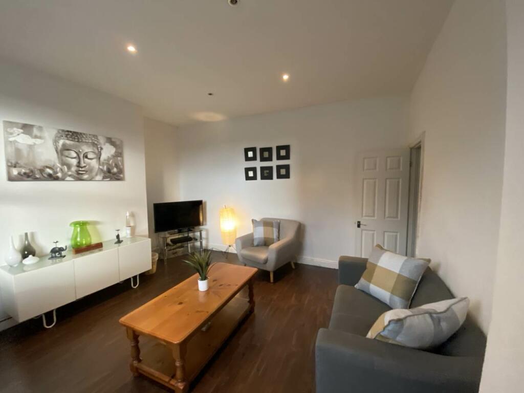 6 bedroom house share for rent in Martin Terrace, Burley, Leeds, LS4