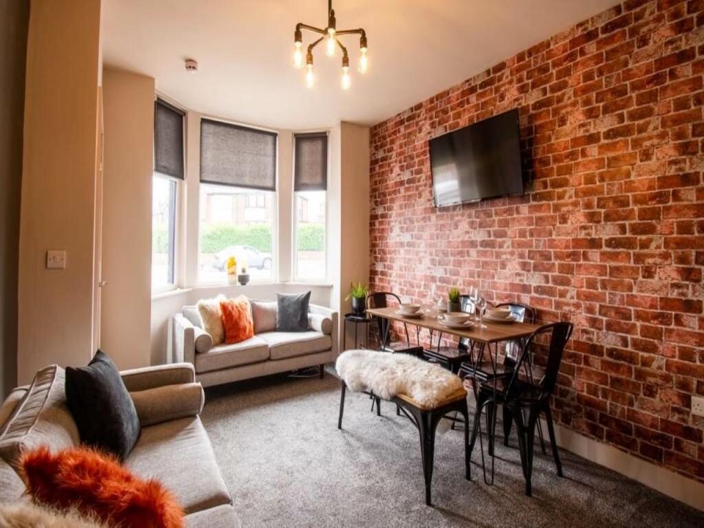 1 bedroom house share for rent in Dewsbury Road (room 6), Beeston, Leeds, LS11