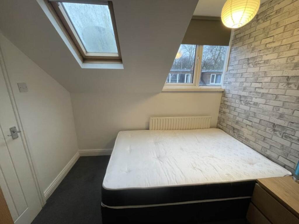Main image of property: Glebe Avenue (H/S) (room 3), Kirkstall, Leeds
