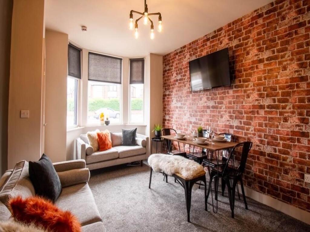Main image of property: Dewsbury Road (room 4), Beeston, Leeds