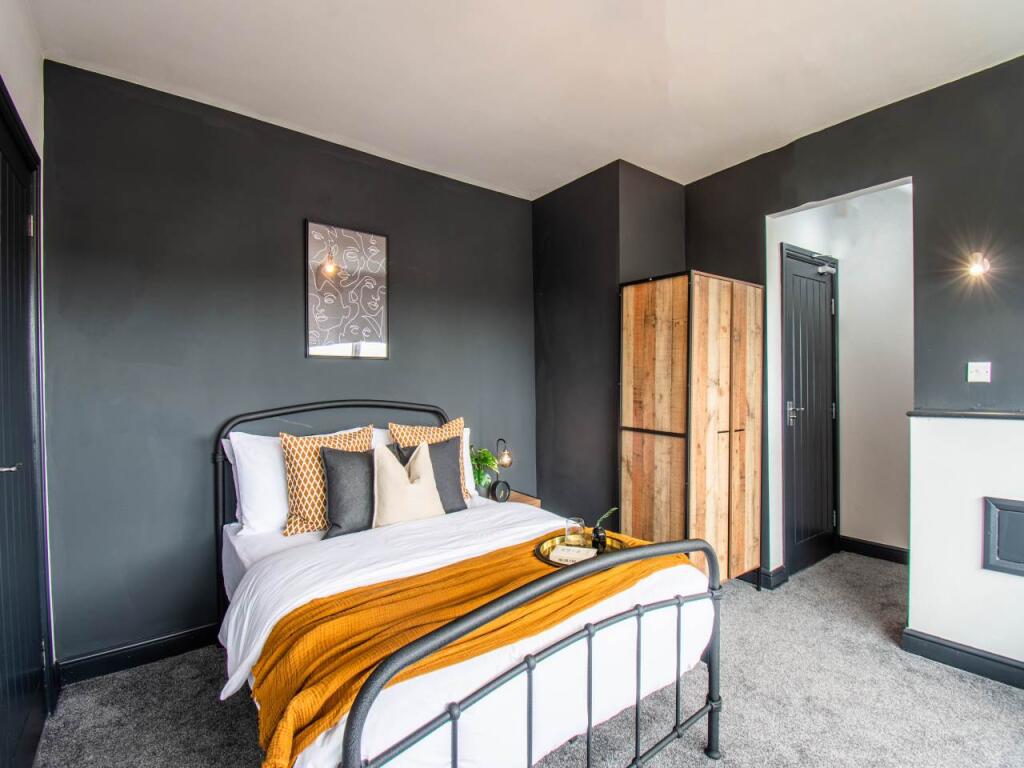 Main image of property: Cross Henley Road (room 3), Bramley, Leeds