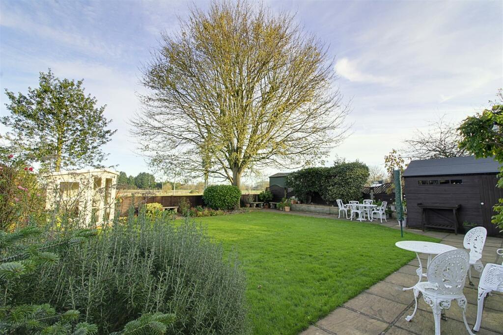 4 bedroom detached house for sale in Eastgate, Deeping St. James, PE6