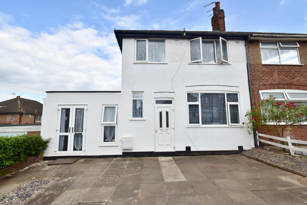 3 bedroom semidetached house for sale in Dersingham Road, Beaumont