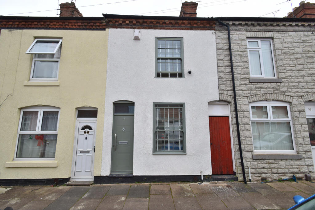 3 bedroom terraced house for sale in Denmark Road, Aylestone, LE2