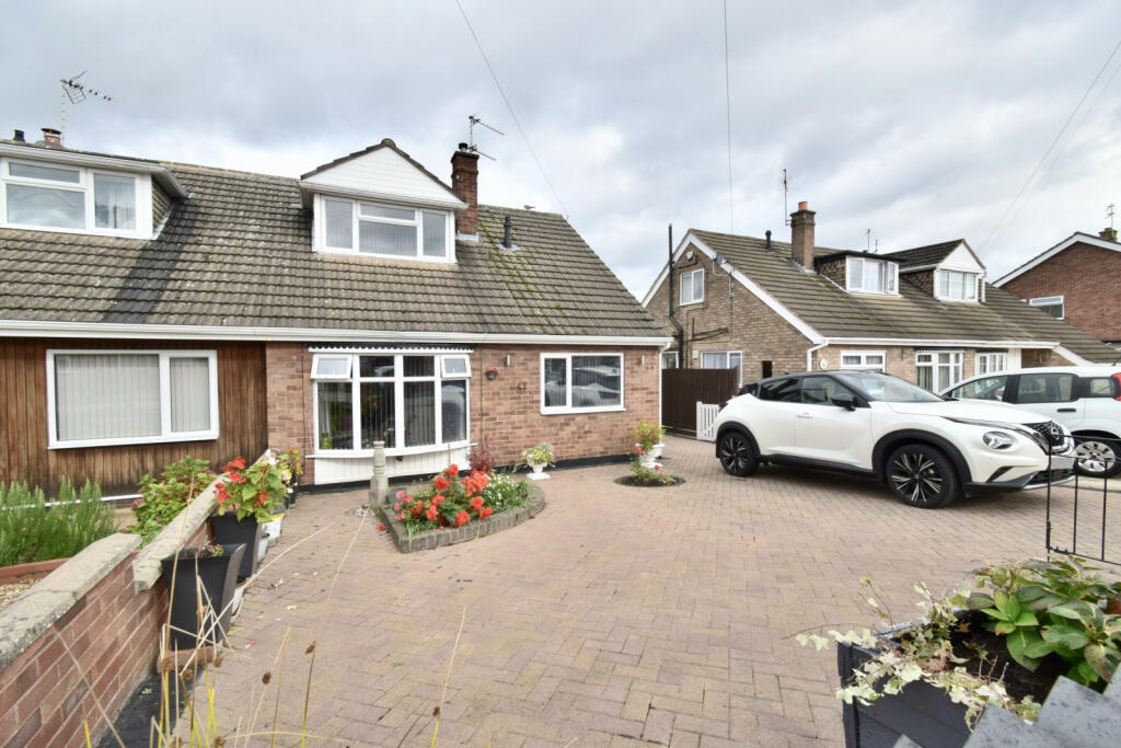 2 bedroom bungalow for sale in Allington Drive, Birstall, Leicester, LE4