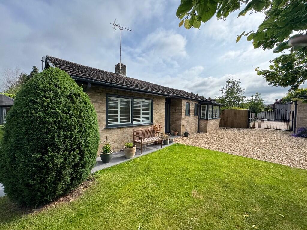 Main image of property: Makins Road, Henley-On-Thames, Oxfordshire, RG9