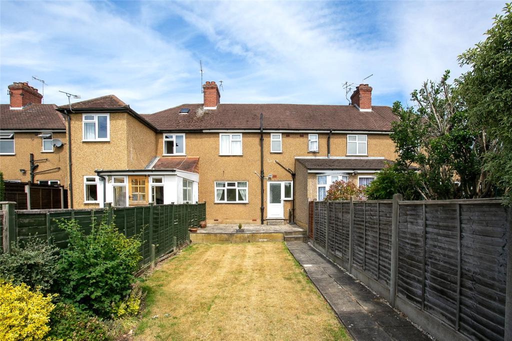 2 bedroom terraced house for sale in Briar Road, Garston, Hertfordshire