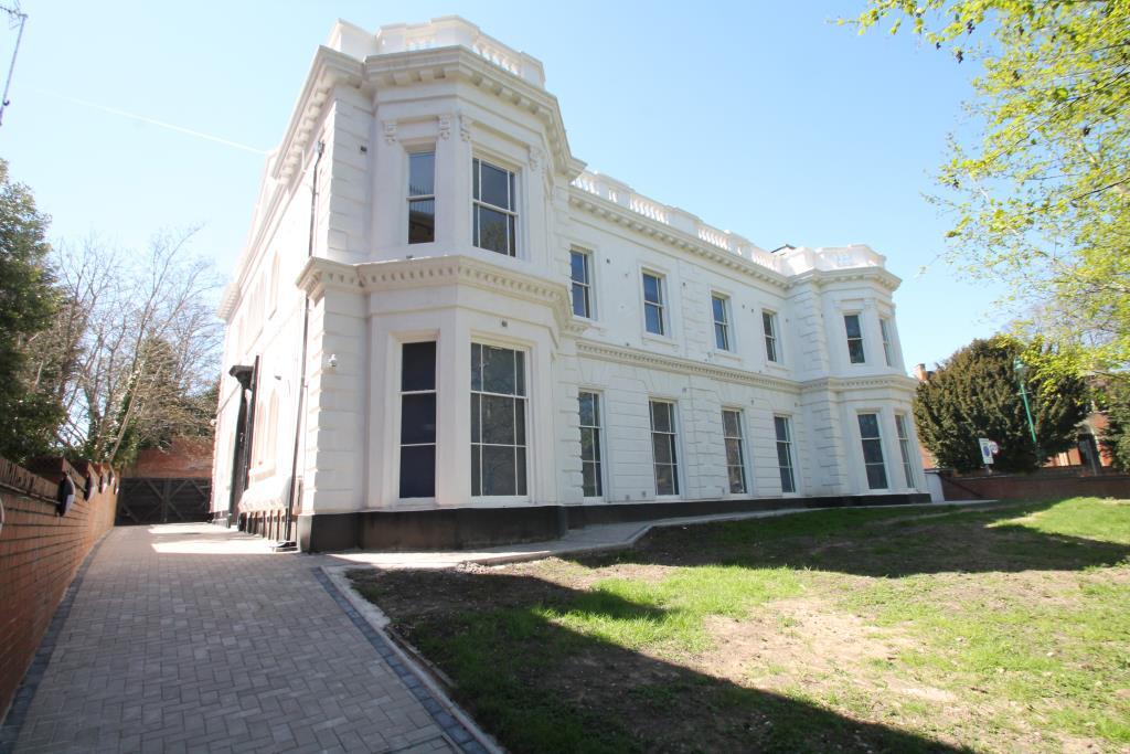 Main image of property: Melrose House, 9 Waverley Street, Nottingham, NG7 4BR