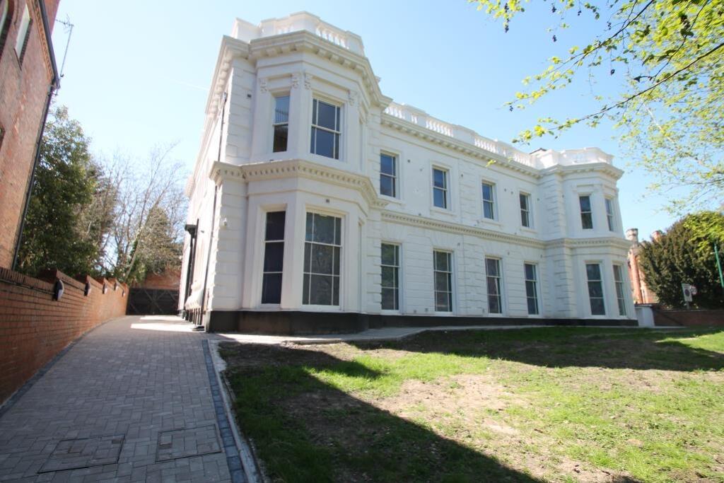 Main image of property: Flat 9, Melrose House, 9 Waverley Street, Nottingham, NG7 4BR