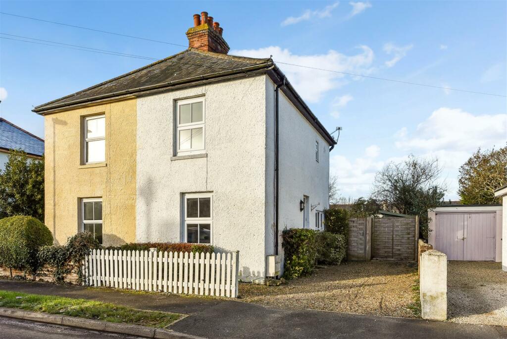 3 bedroom semidetached house for sale in Gifford Road, Bosham, PO18
