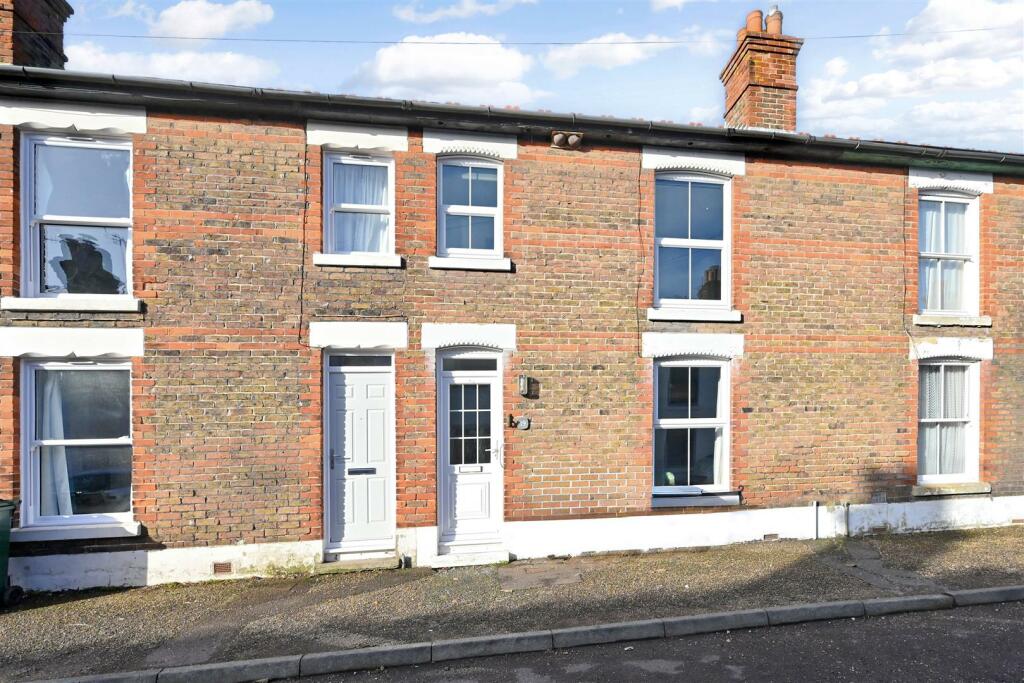 3 bedroom terraced house for sale in North Road, Bosham, Chichester, PO18