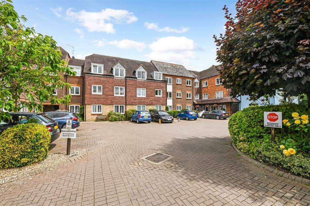 1 bedroom retirement property for sale in Henty Gardens, Chichester, PO19