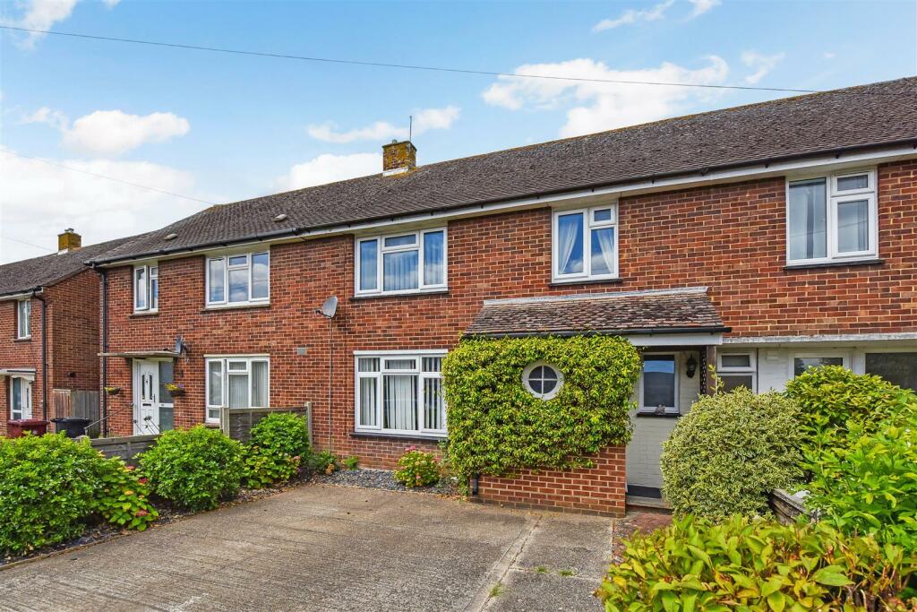 3 bedroom terraced house for sale in Sherborne Road, Chichester, PO19